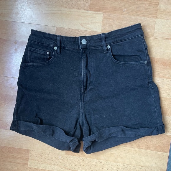 Black high waisted mom shorts - Picture 1 of 3